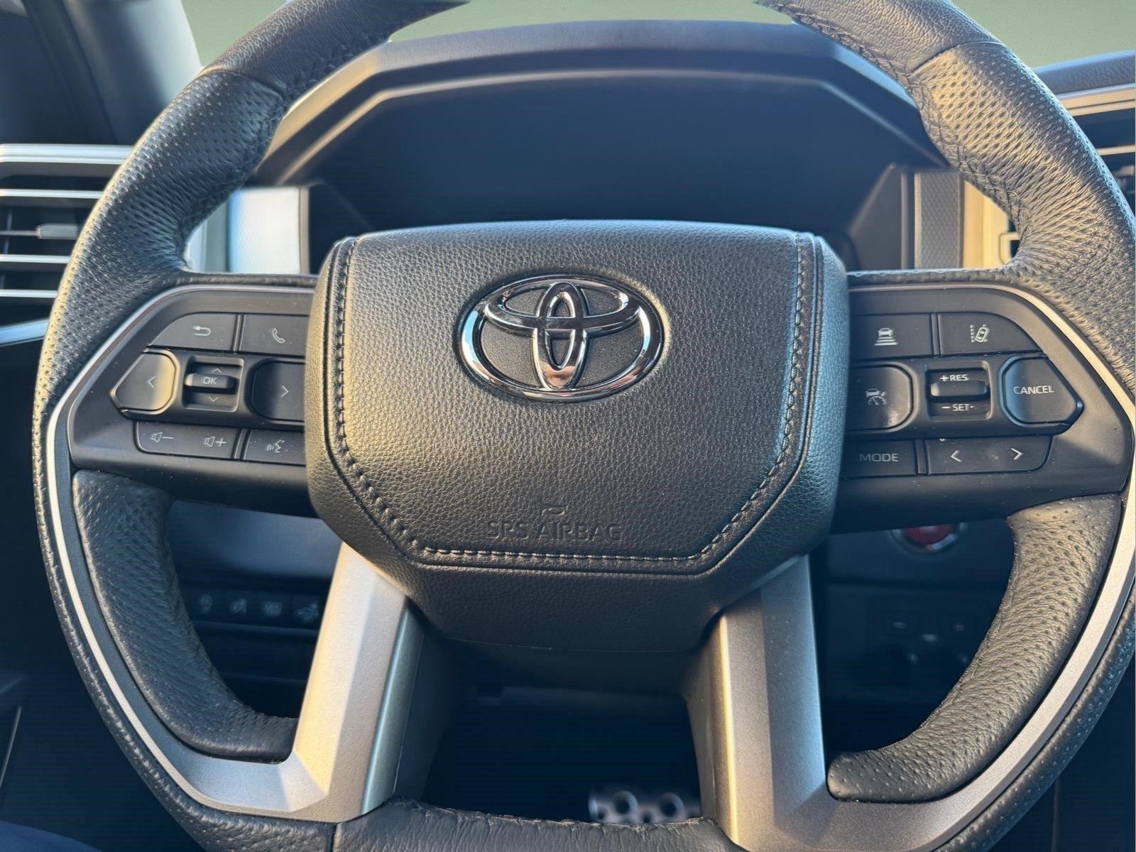 Used 2025 Wind Chill Pearl Toyota Limited image 19