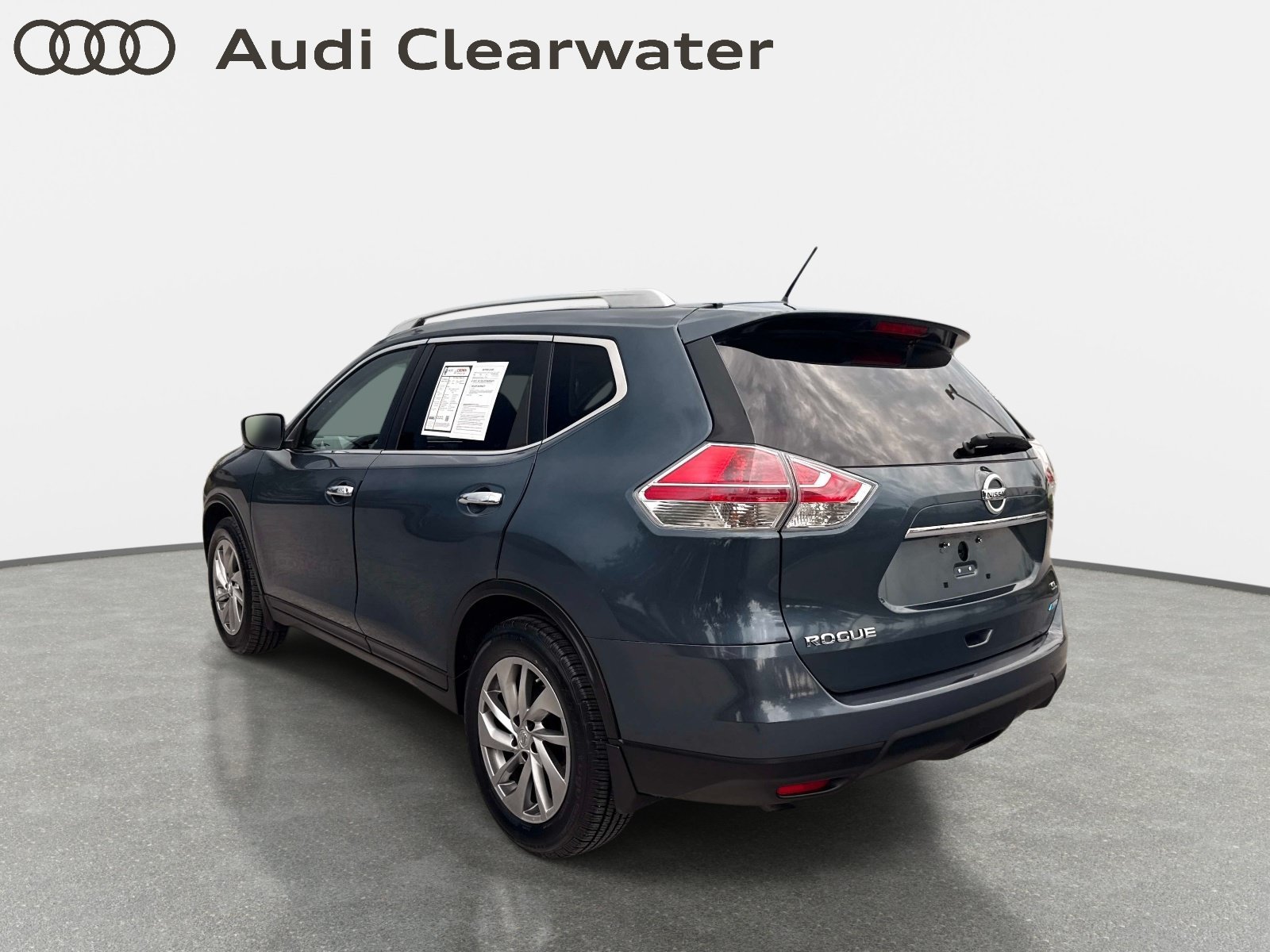 Used 2014 Graphite Blue Nissan SL image 3