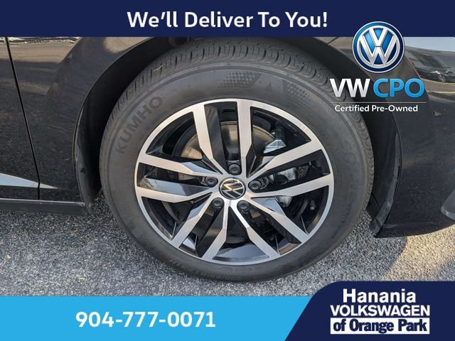 Certified Used 2025 Black Volkswagen 1.5T SE image 11