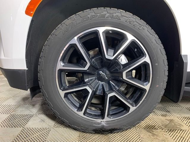 Used 2022 White Chevrolet RST image 33