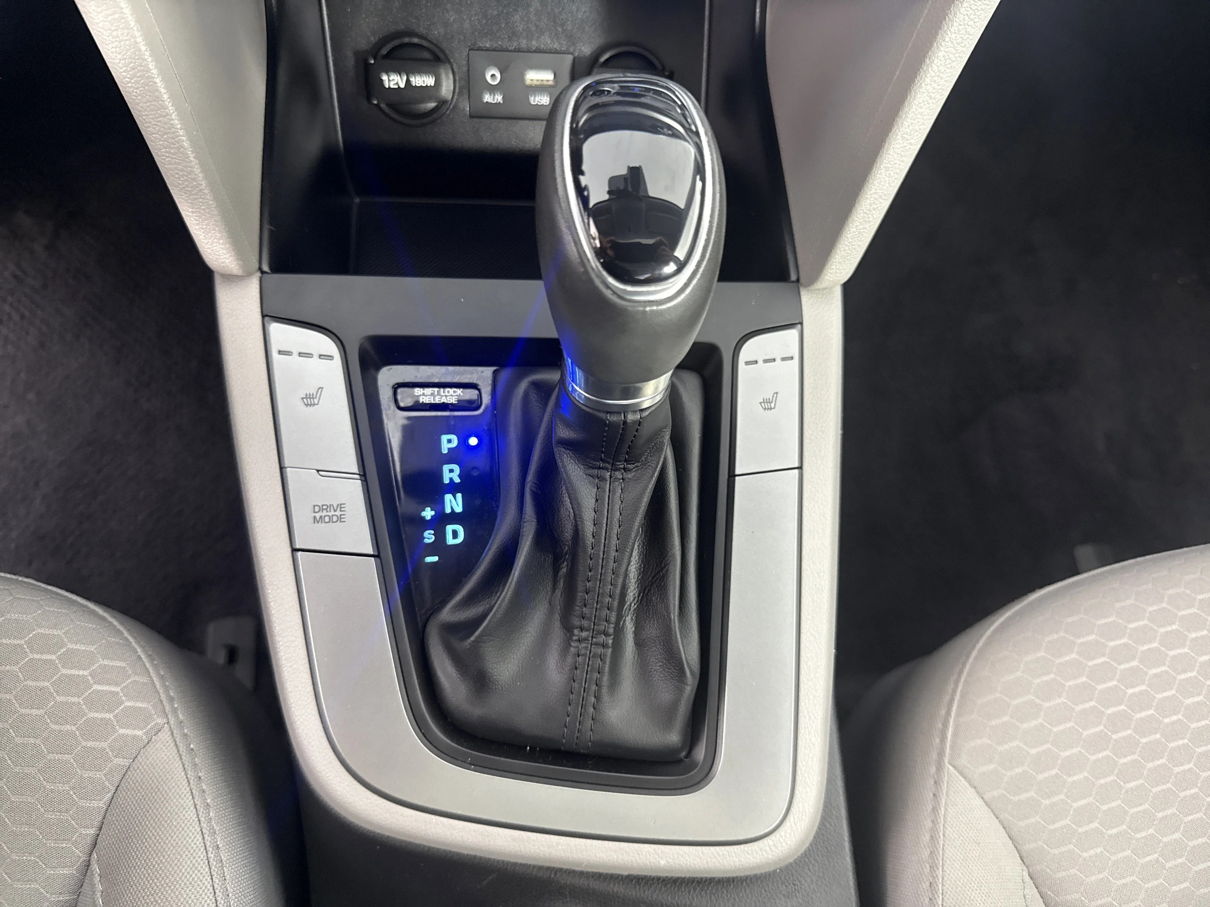 Used 2020 Fluid Metal Hyundai Value Edition image 30