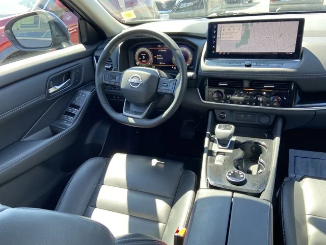 2025 Nissan Rogue SL - Photo 14