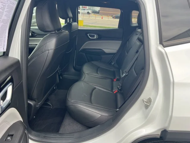 Used 2024 White Jeep Limited 4x4 image 23