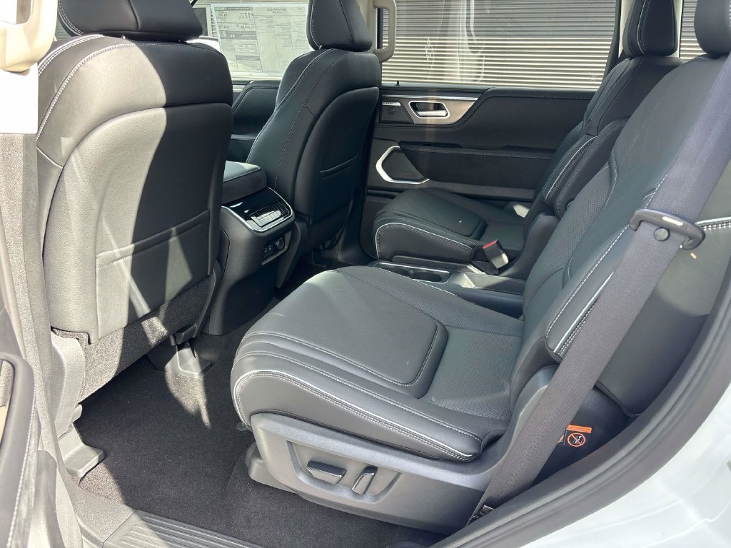 New 2027 White INFINITI LUXE image 6