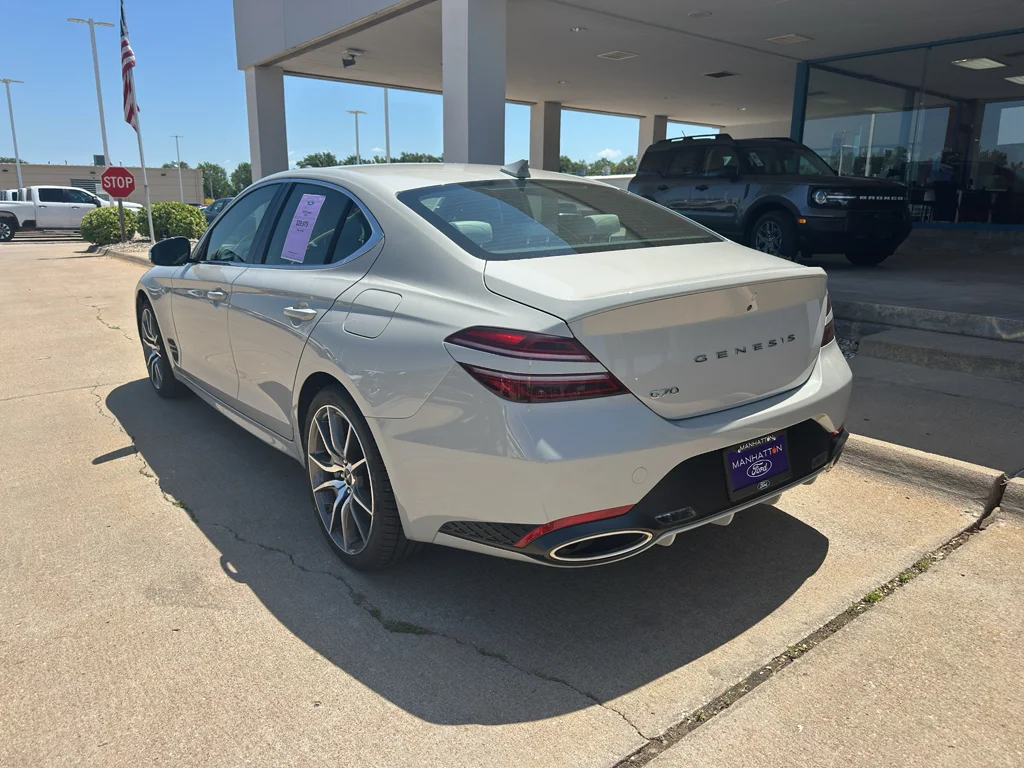 Used 2025  Genesis 2.5T image 10