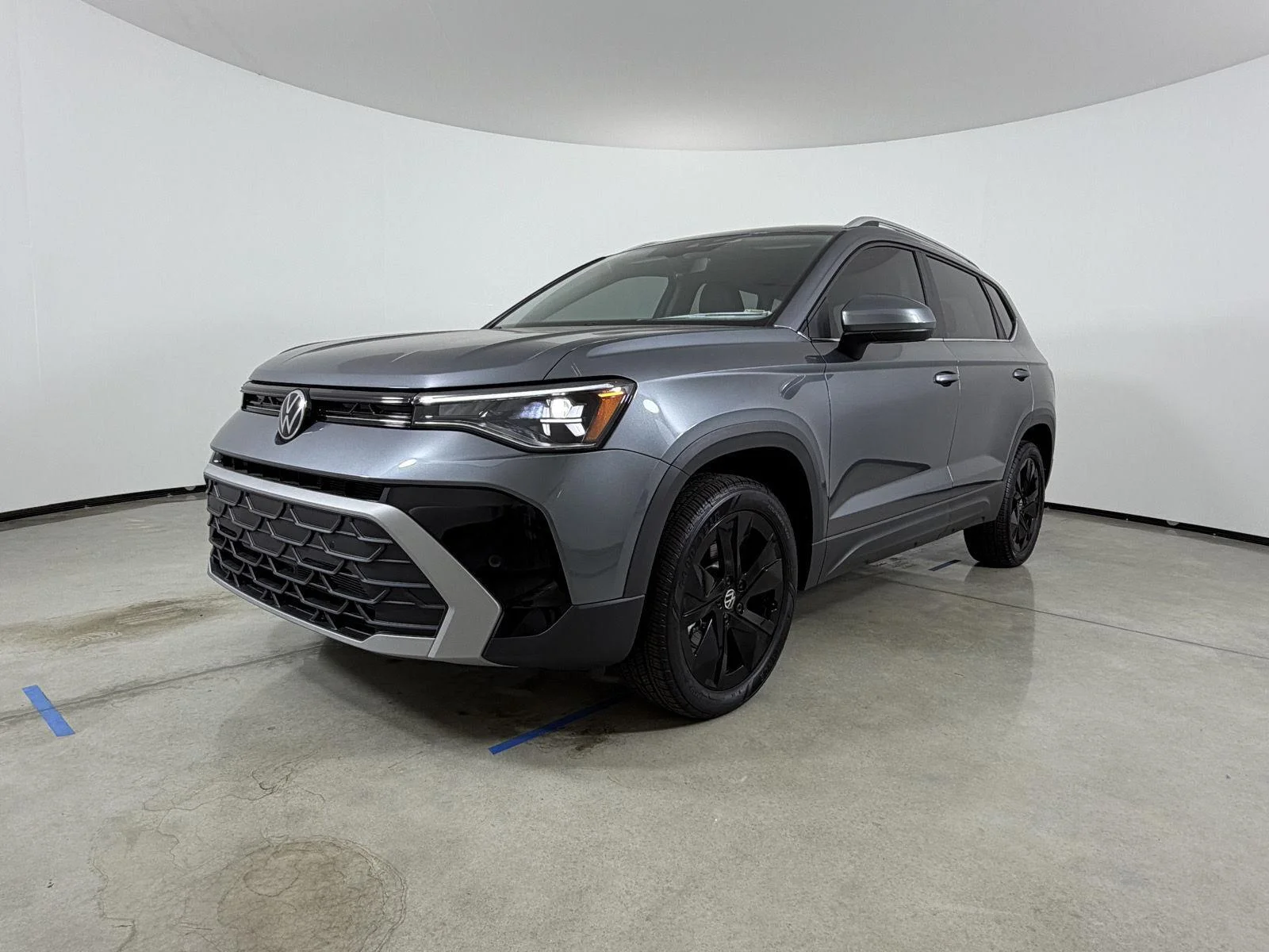 New 2026 GRAY Volkswagen SE image 1
