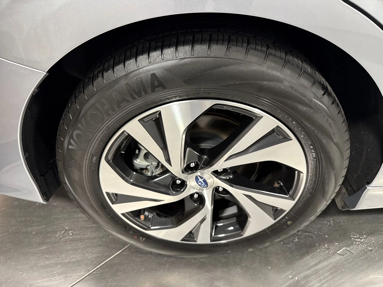 Used 2024 Ice Silver Metallic Subaru Premium image 14