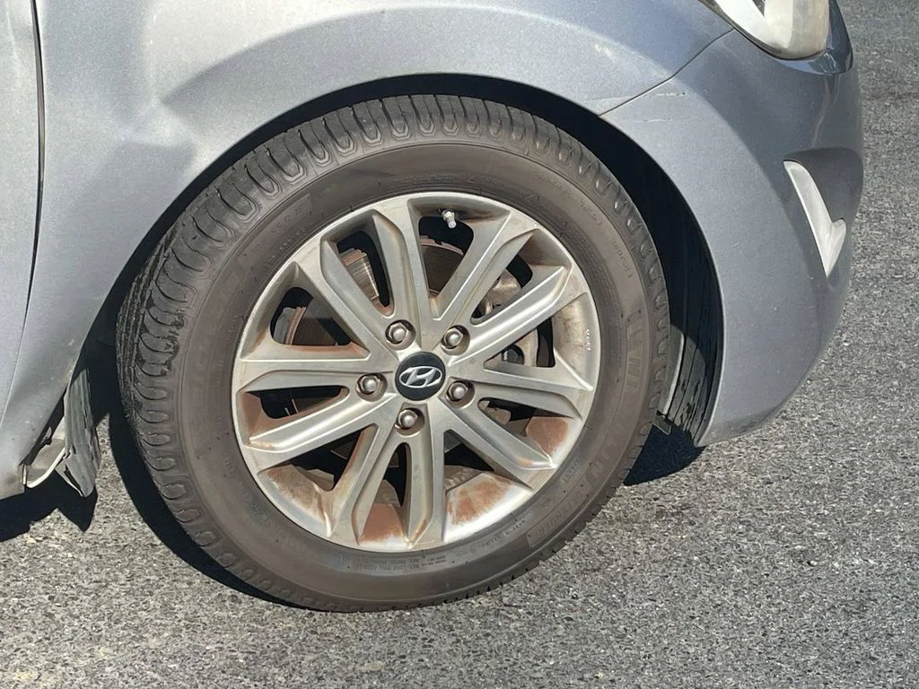 Used 2014 Gray Hyundai SE image 10