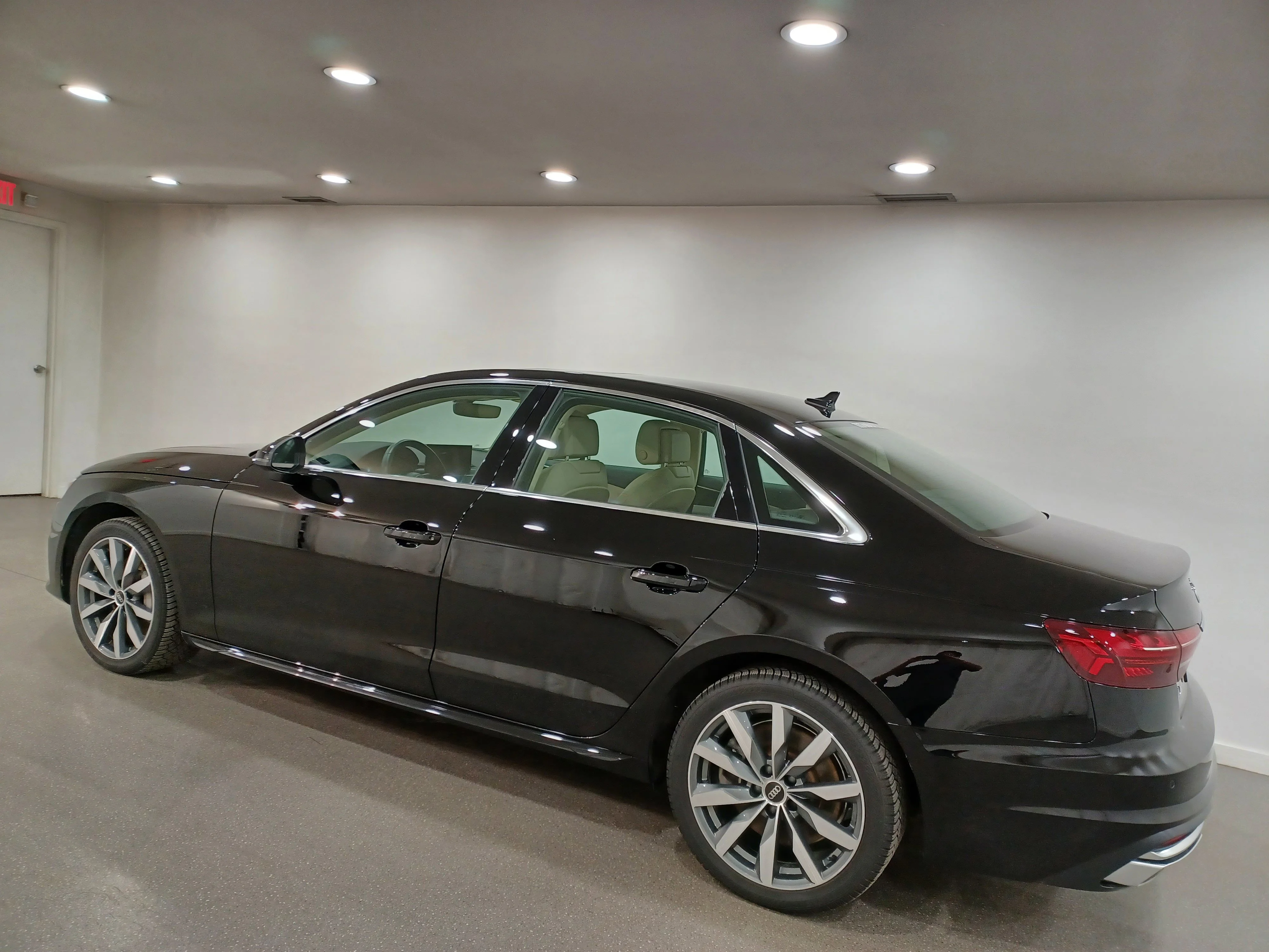 Certified Used 2023 Brilliant Black Audi 45 Komfort*Htd Leather | Sunroof | Htd Wheel | Blind Spot Detection | Lane Keep Assist | Park Assist image 7
