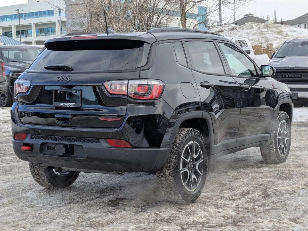 New 2026 Black Jeep Trailhawk - - 4x4 - Sun Sound & Nav - Pano Roof - Active Driving Assist & More! image 8