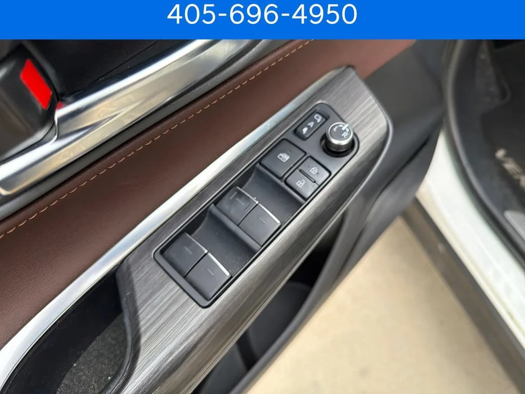 Pre-Owned 2021 Toyota Venza XLE
