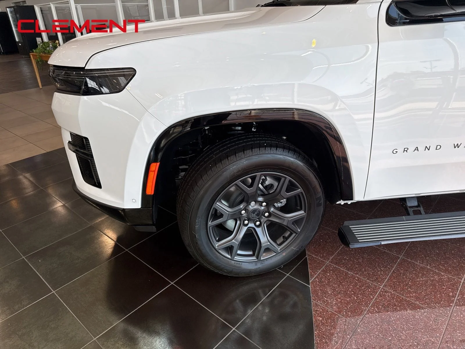 New 2026 Bright White Clear-Coat Exterior Paint Jeep Limited Altitude image 3