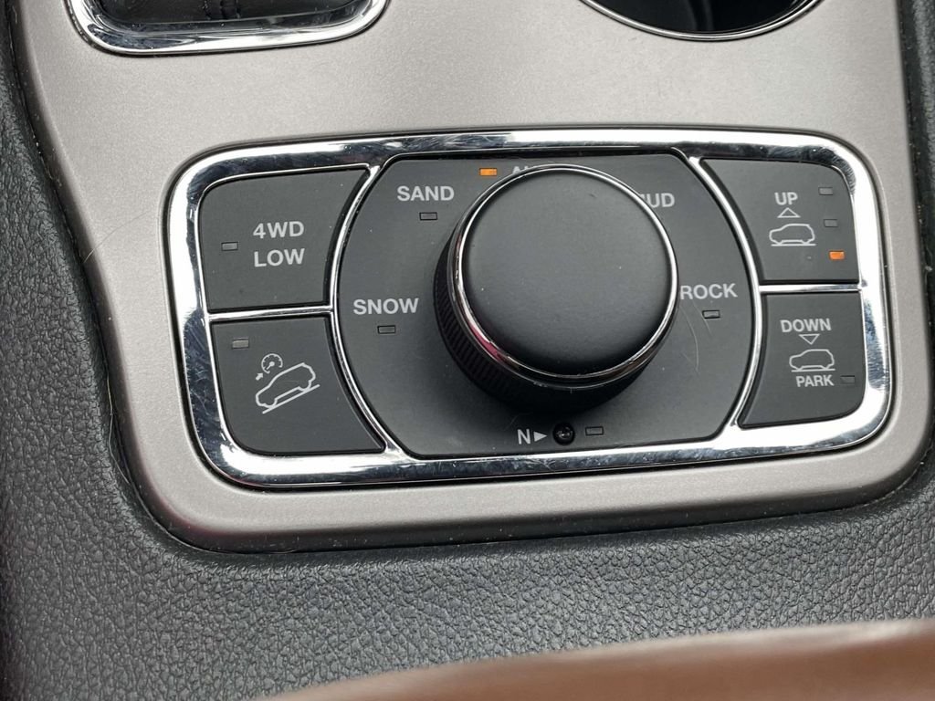 2020 Jeep Grand Cherokee Overland - Photo 28