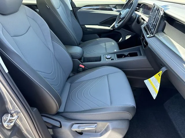 New 2026 Platinum Gray Metallic Volkswagen 2.0T SE image 18