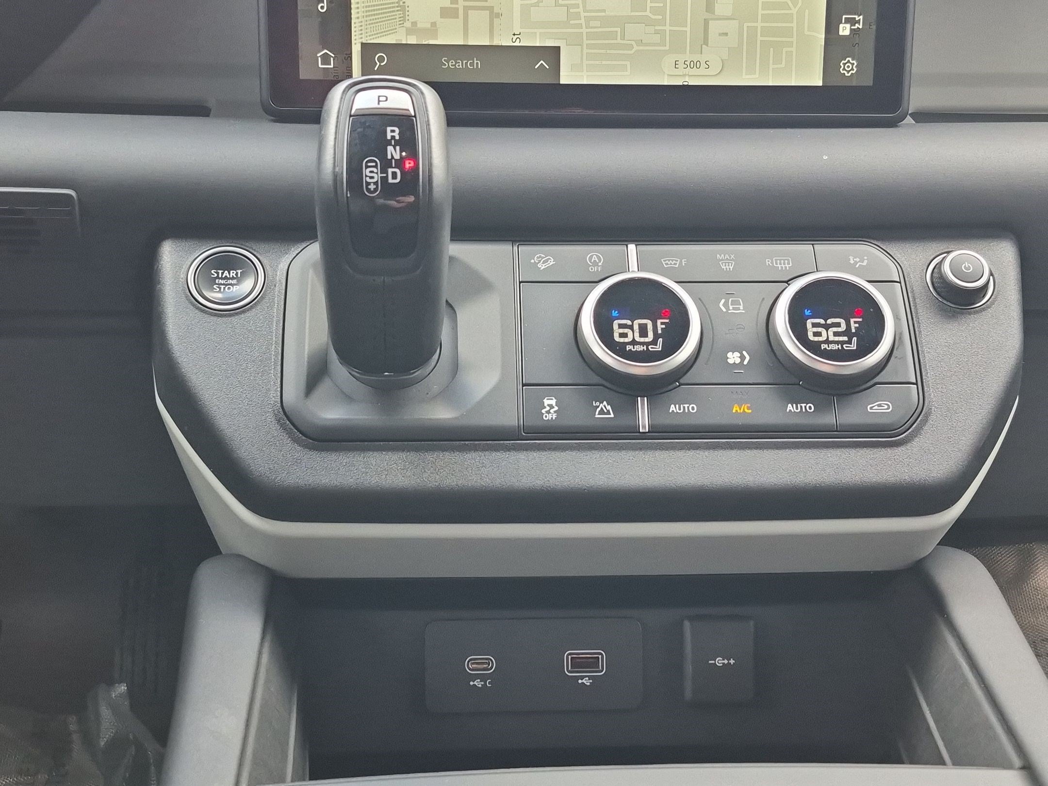 Used 2024 Black Land Rover X-Dynamic SE image 24