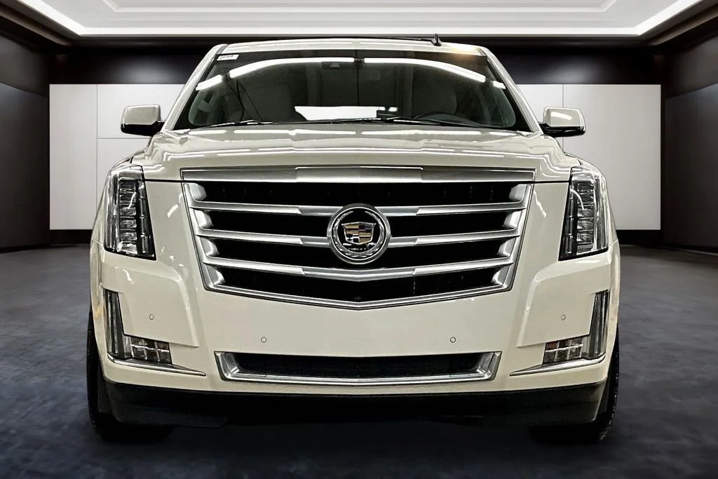 Used 2015 Cadillac Escalade Luxury with VIN 1GYS4BKJ7FR255855 for sale in Beachwood, OH