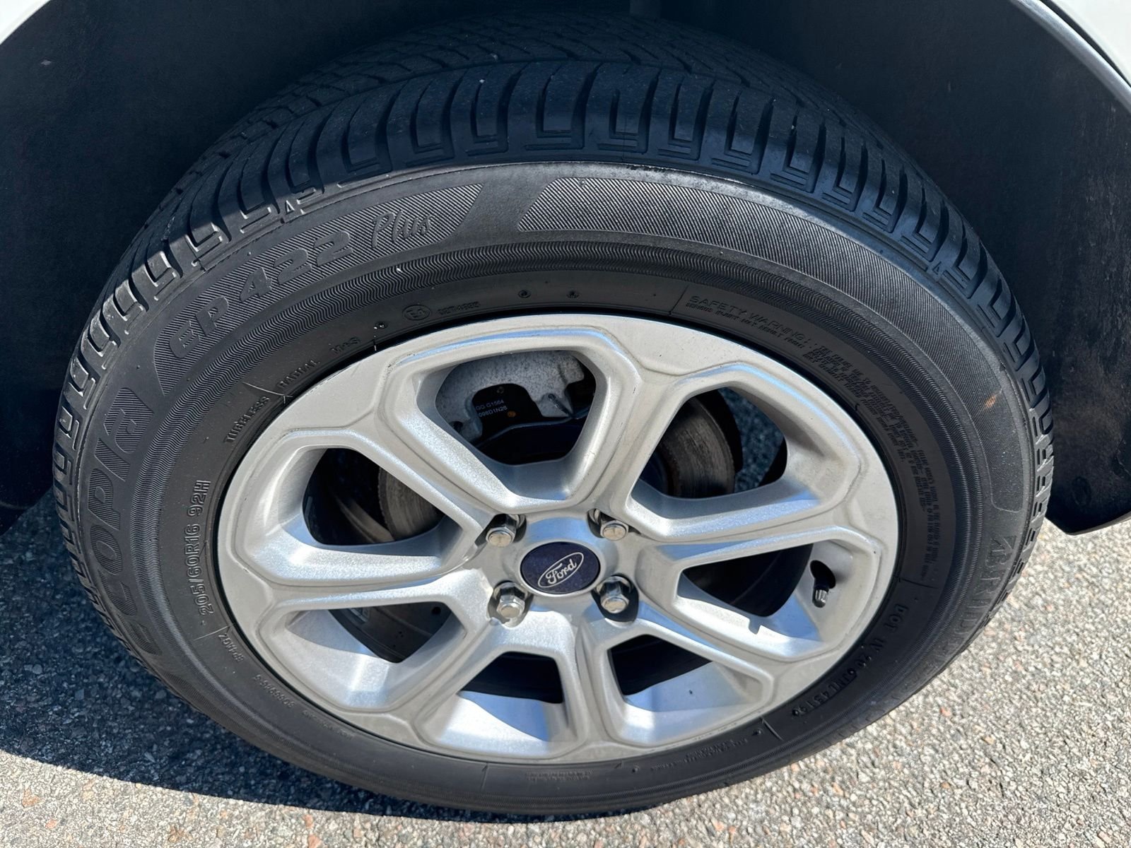 Used 2020 White Ford SE image 5