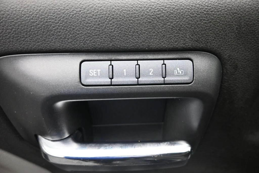 Certified Used 2017 Black GMC SLT image 17