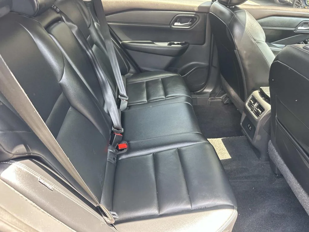 Used 2023 Super Black Nissan SL image 16