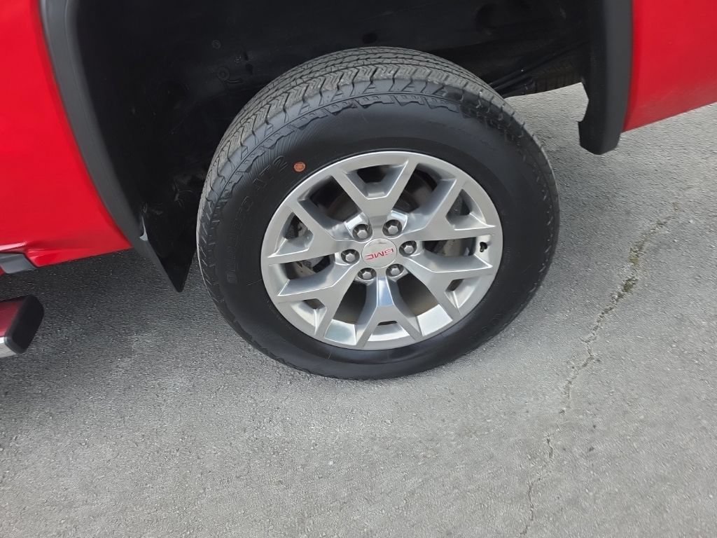 Used 2018 CARDINAL RED GMC SLT image 13