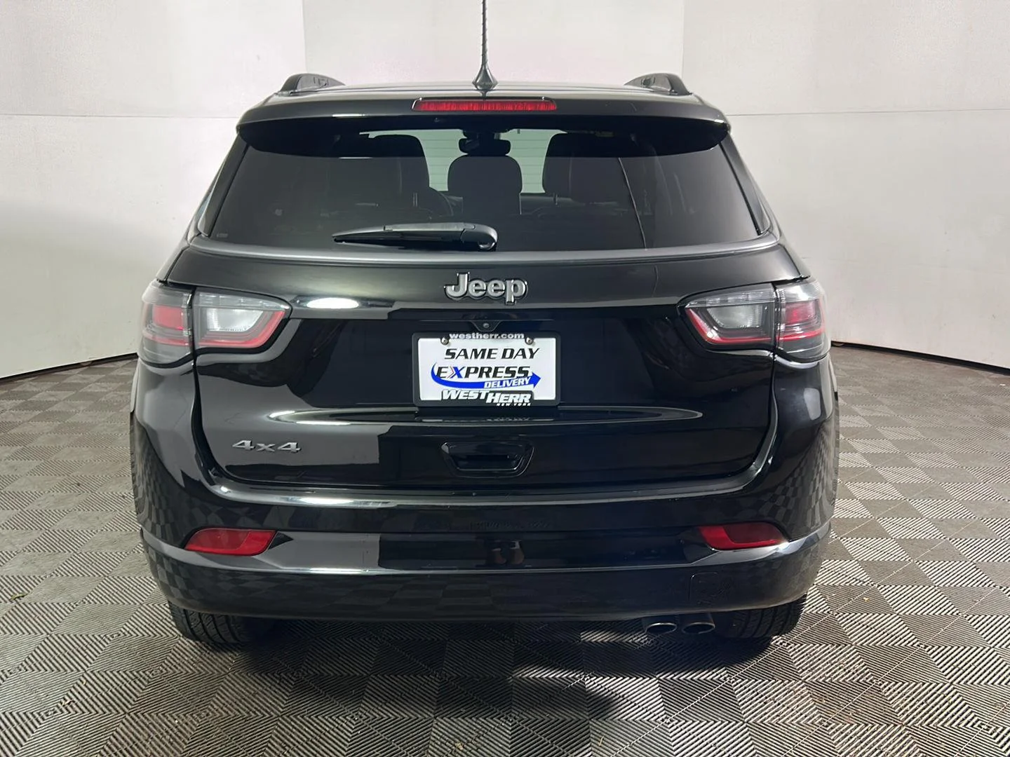 Used 2022 Black Jeep High Altitude image 7