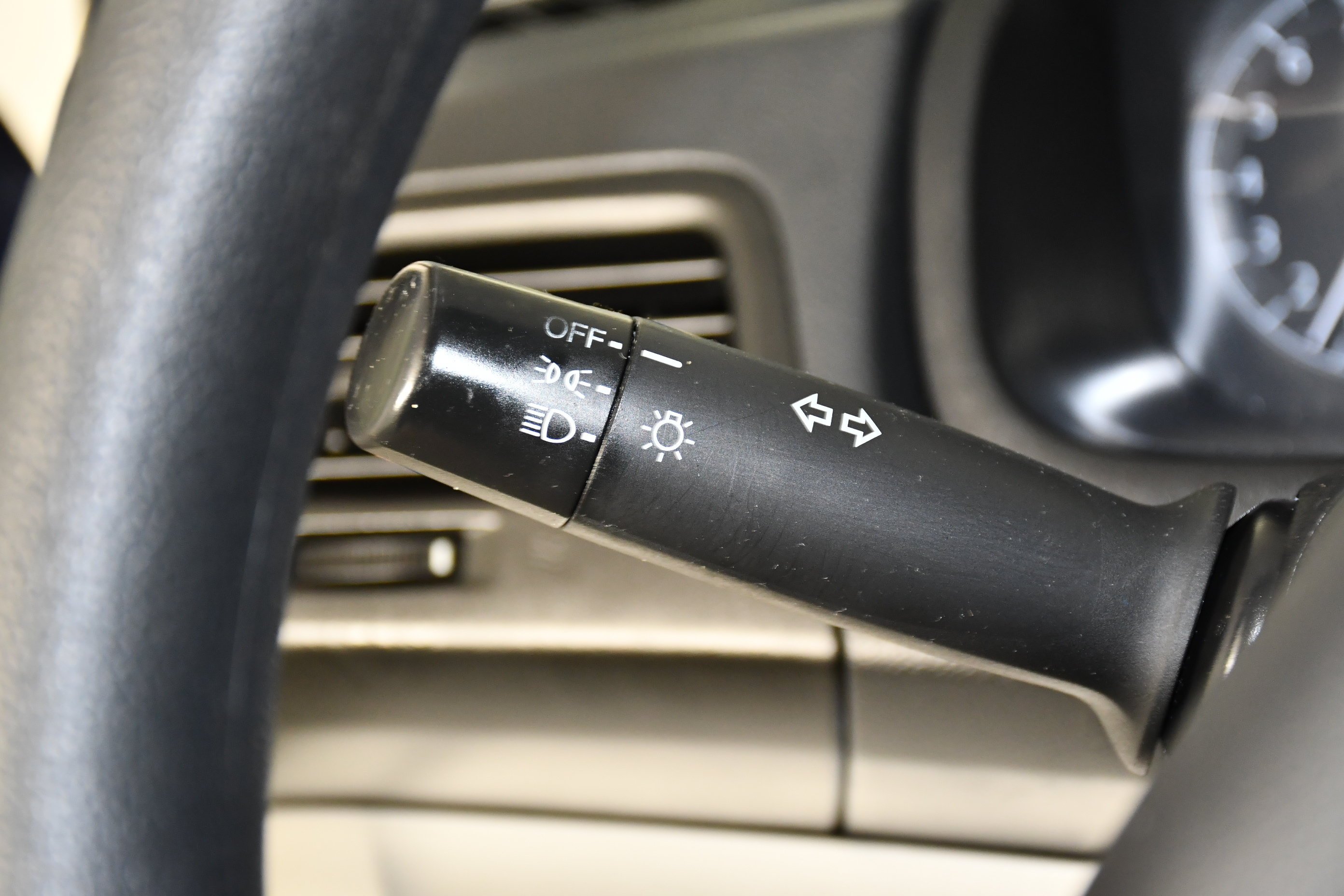 Used 2014 Twilight Blue Metallic Honda LX image 22