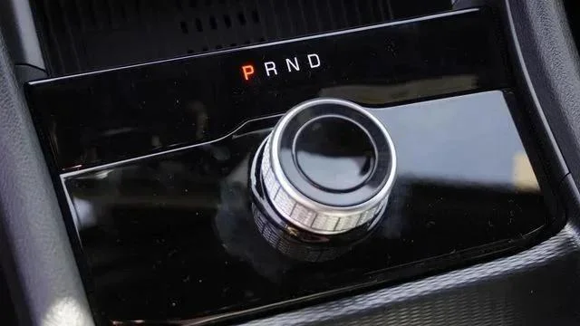 New 2026 Baltic Gray Metallic Clear-Coat Exterior Paint Jeep Laredo image 25