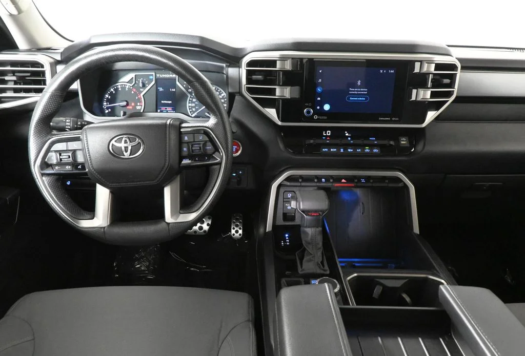 Used 2023  Toyota SR5 image 16