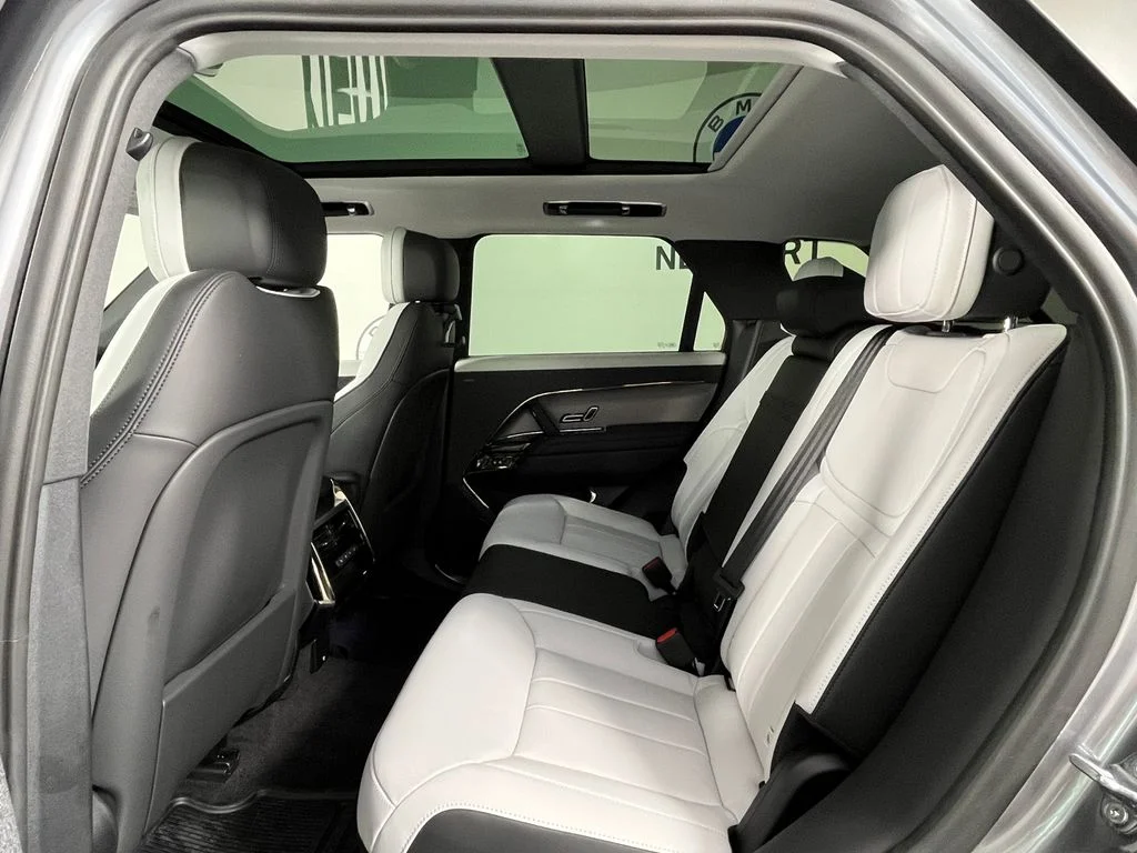 Used 2024 Gray Land Rover Dynamic SE image 22