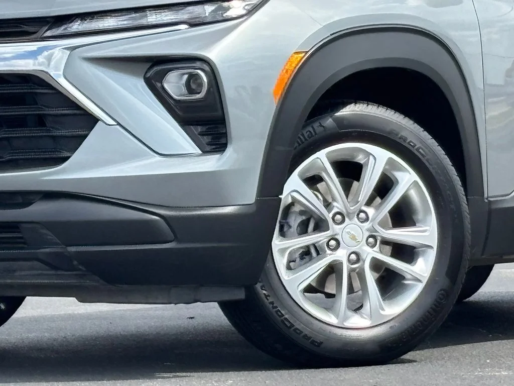 Used 2025 Gray Chevrolet LS image 2
