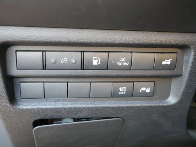Certified Used 2024 White Diamond Mitsubishi SEL image 16