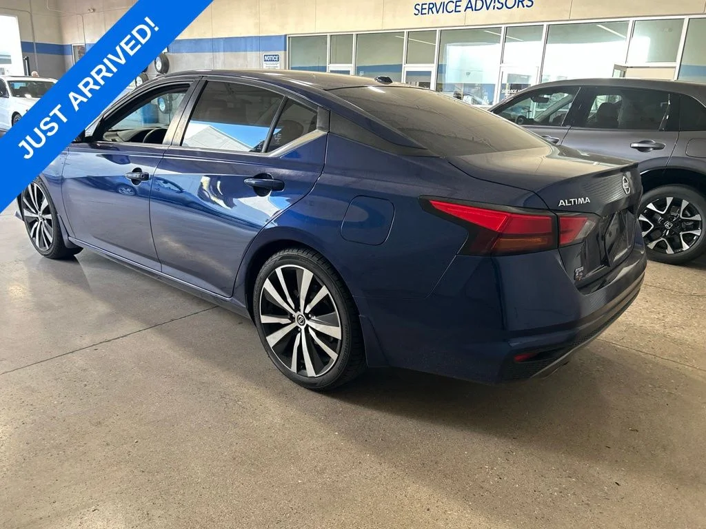 Used 2019 Deep Blue Pearl Nissan 2.5 SR image 4