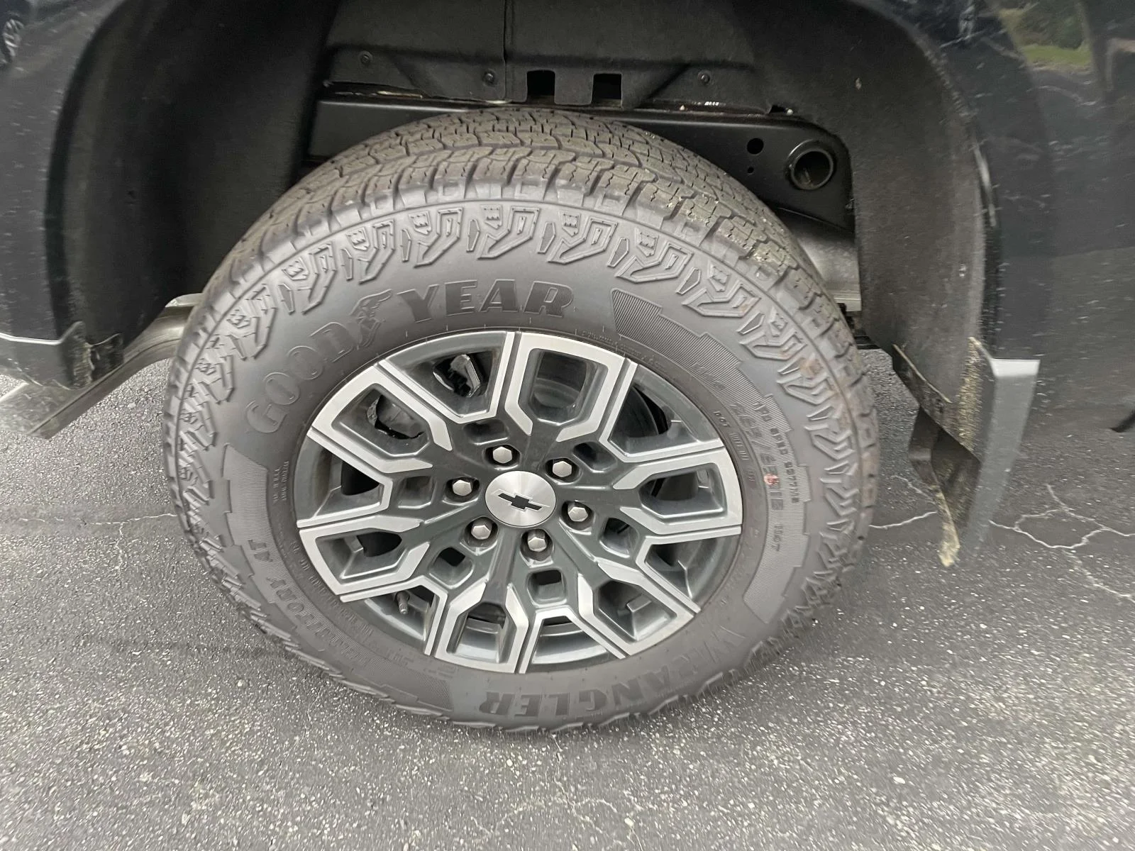 New 2026 Black Chevrolet Z71 image 7