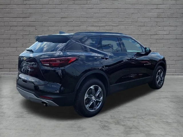Used 2024 Black Chevrolet 2LT image 6