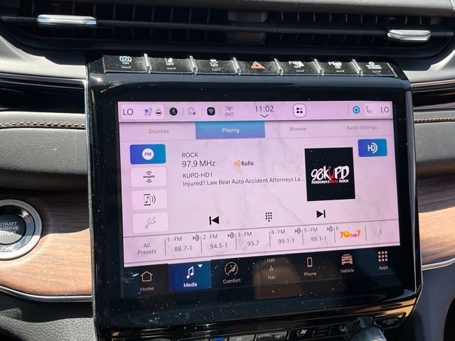 Used 2022 Silver Zynith Jeep Summit 4xe image 20