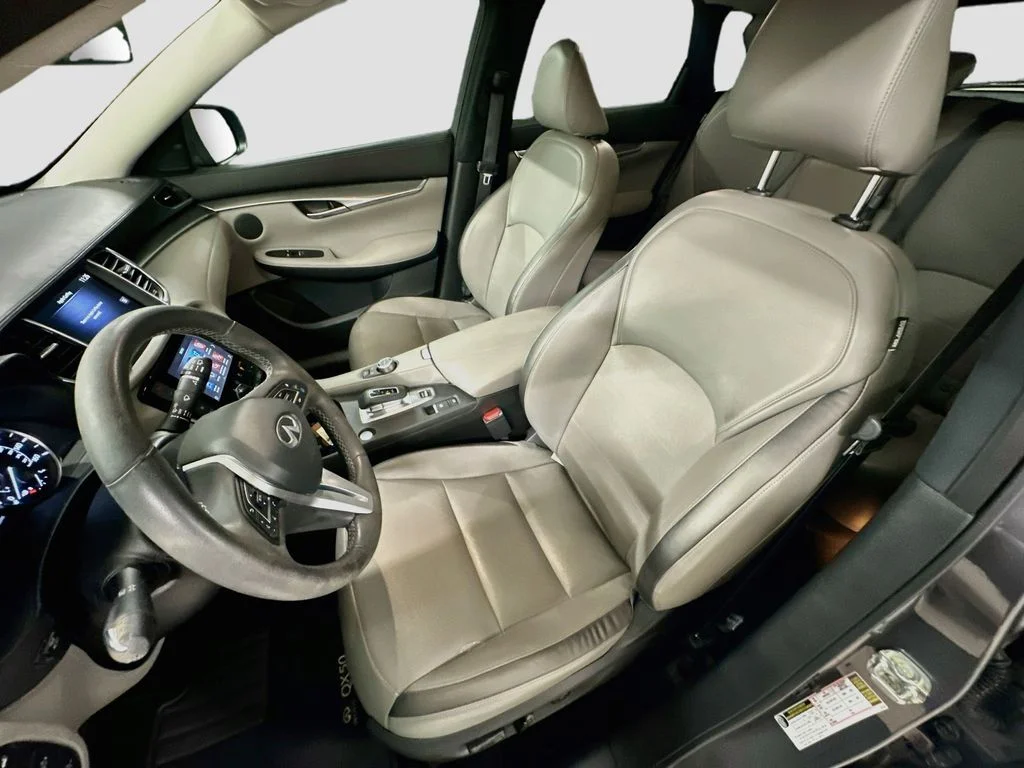 Certified Used 2023 Graphite Shadow INFINITI LUXE image 5