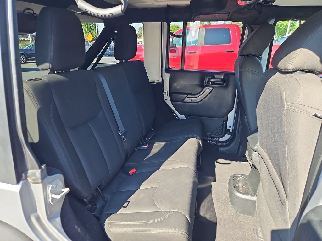 Used 2018 Billet Silver Metallic Clearcoat Jeep Unlimited Sport image 27