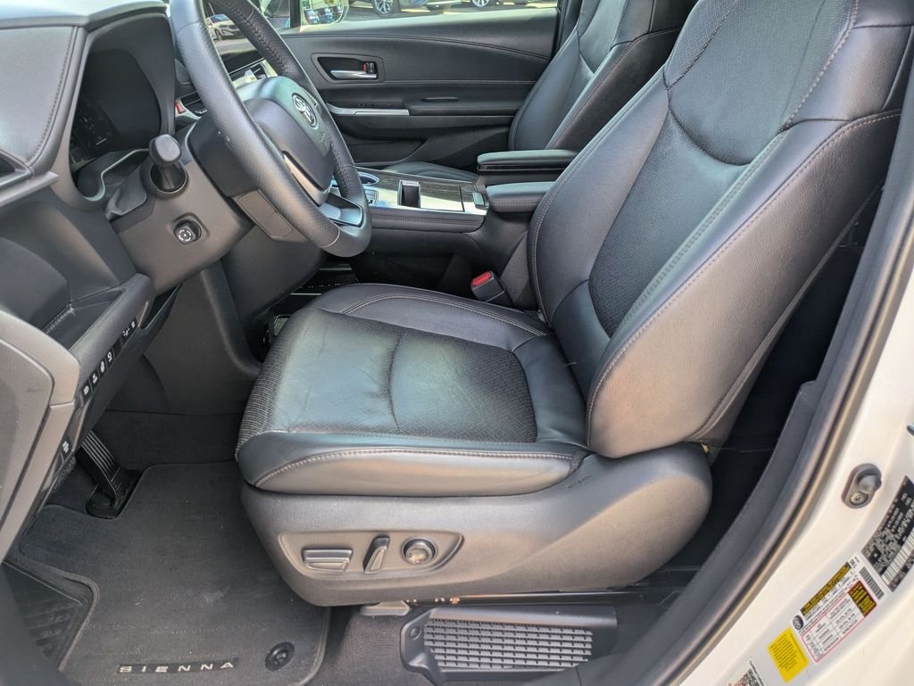 Used 2025 Beige Toyota Platinum image 11