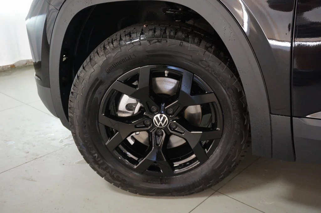 New 2026 Deep Black Volkswagen 2.0T Peak Edition image 34
