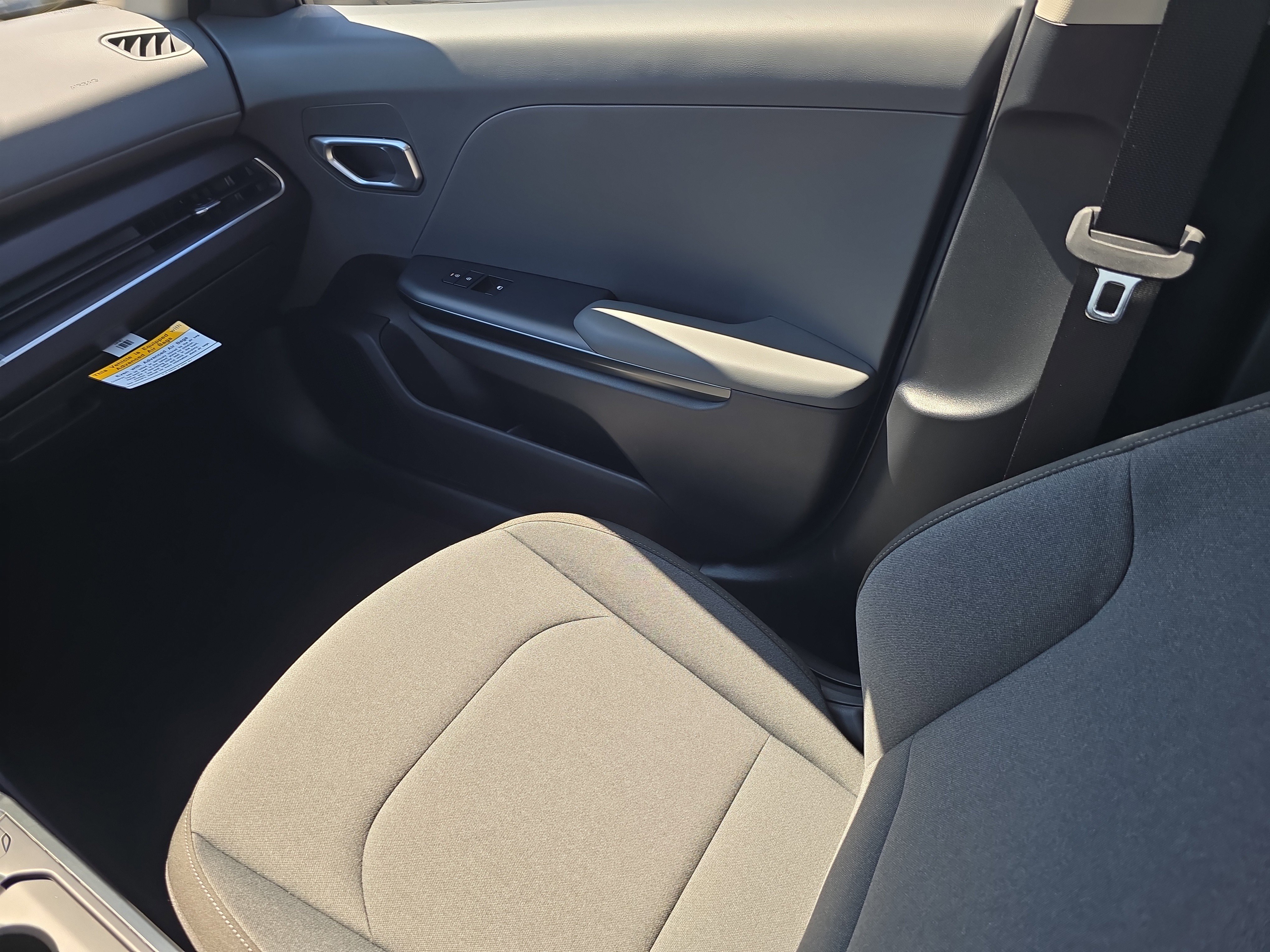 New 2026 Snow White Pearl Kia LXS image 15