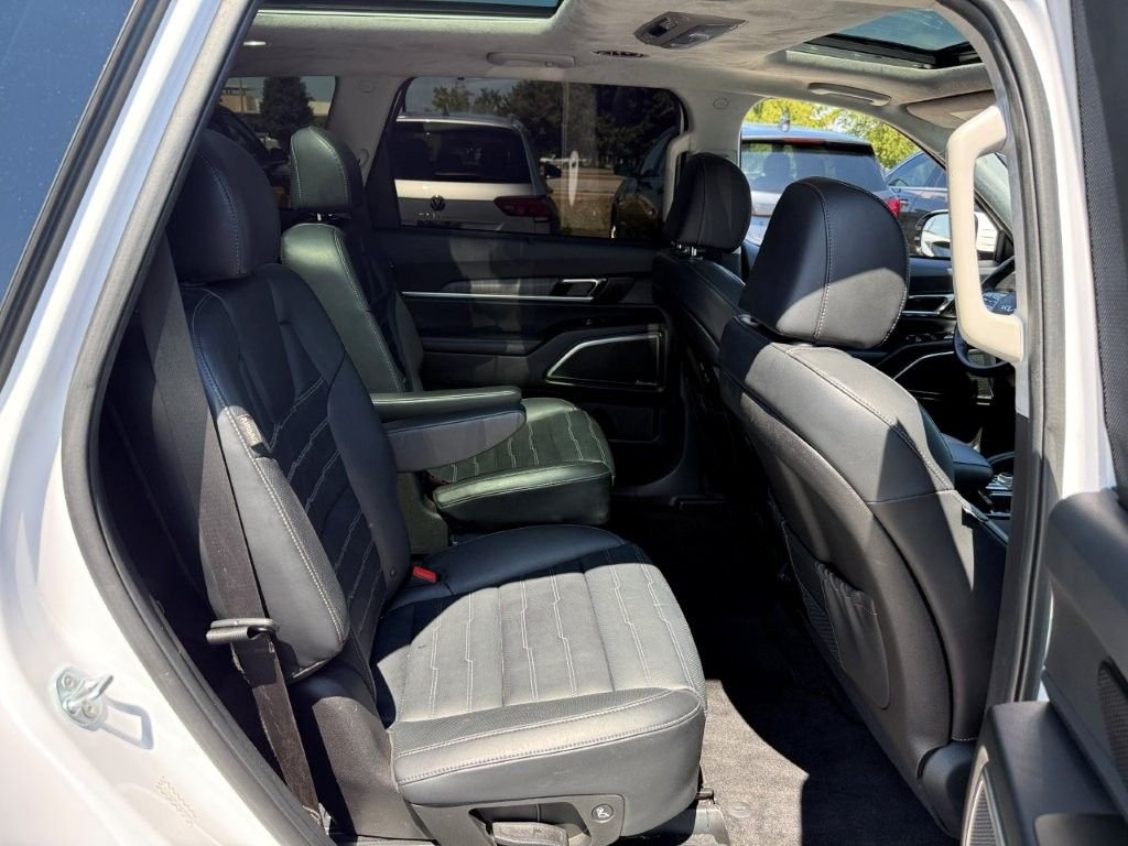 Used 2024 White Kia SX-Prestige image 23