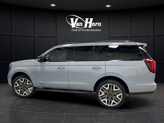 Used 2025 Gray Metallic Ford Tremor image 4