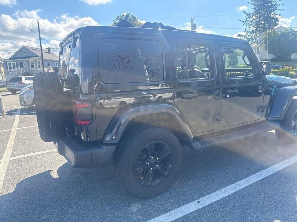 Used 2022 Black Jeep Unlimited Sahara Altitude image 5