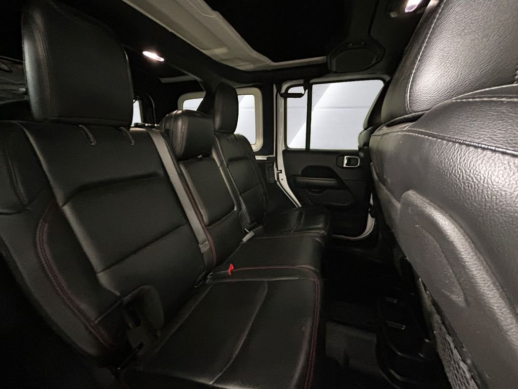 Used 2018 White Jeep Unlimited Rubicon image 16