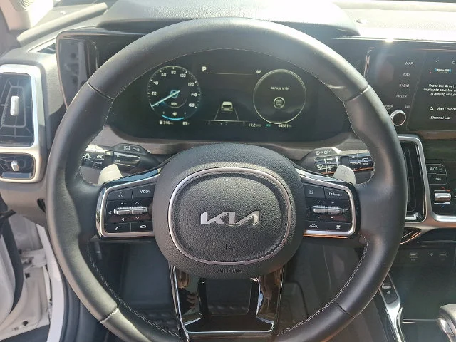 Used 2023 White Kia X-Line SX Prestige image 21
