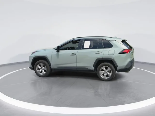 Used 2023  Toyota XLE image 7