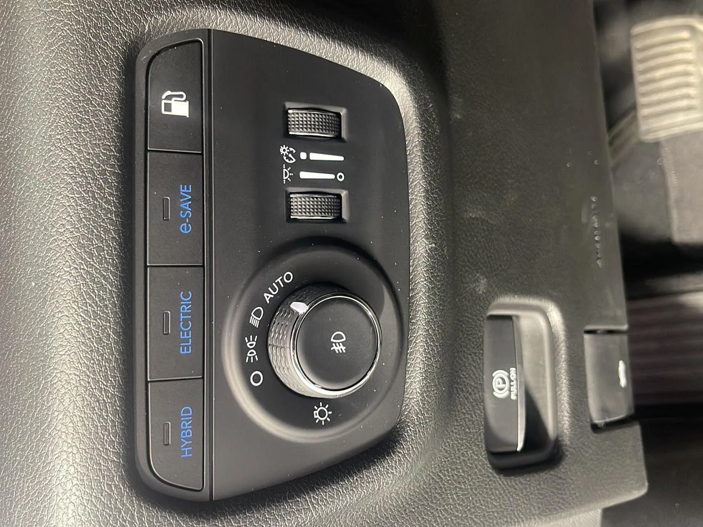 Used 2024 Midnight Sky Jeep 4xe image 16
