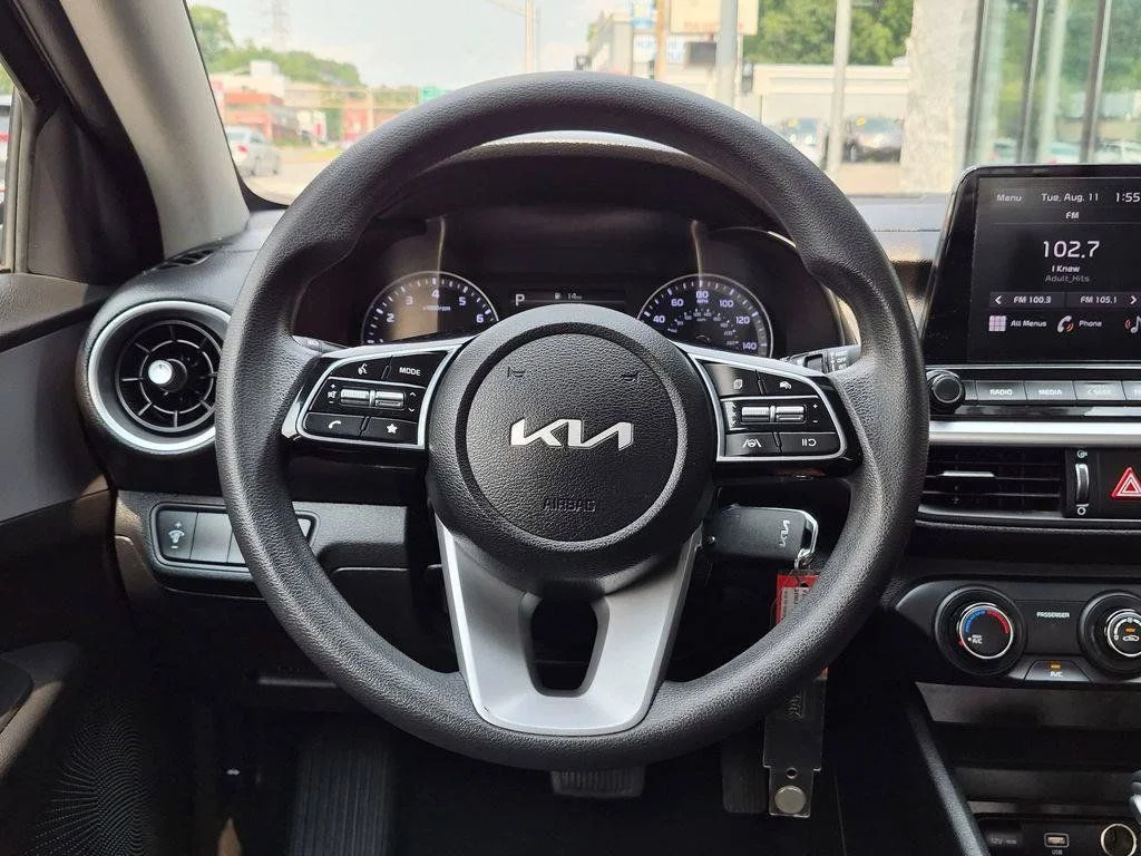 Used 2023 Black Kia LXS image 13