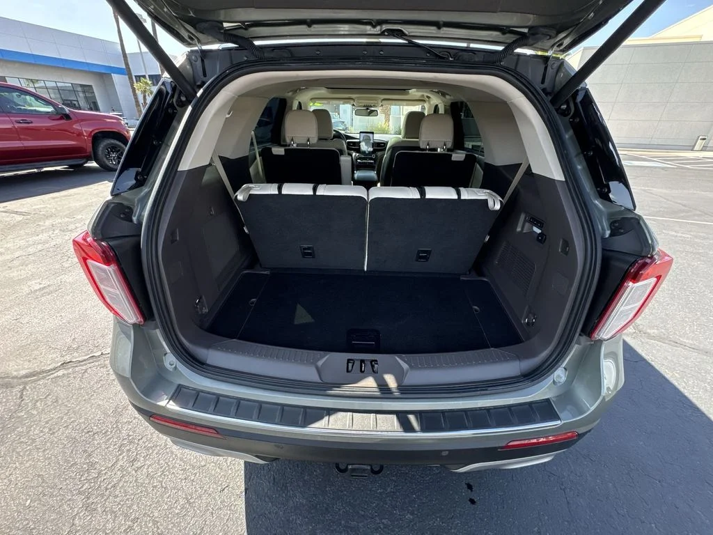 Used 2020 Green Ford Platinum image 27