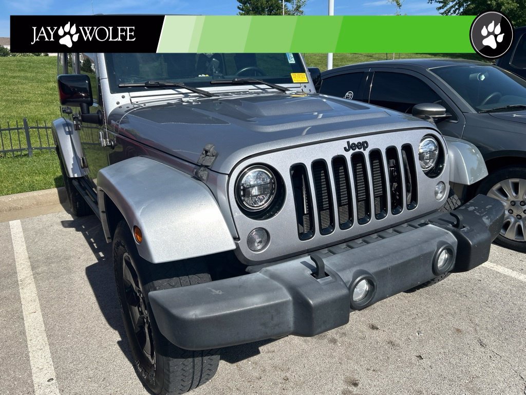 Used 2015 Silver Jeep Unlimited Sahara image 3